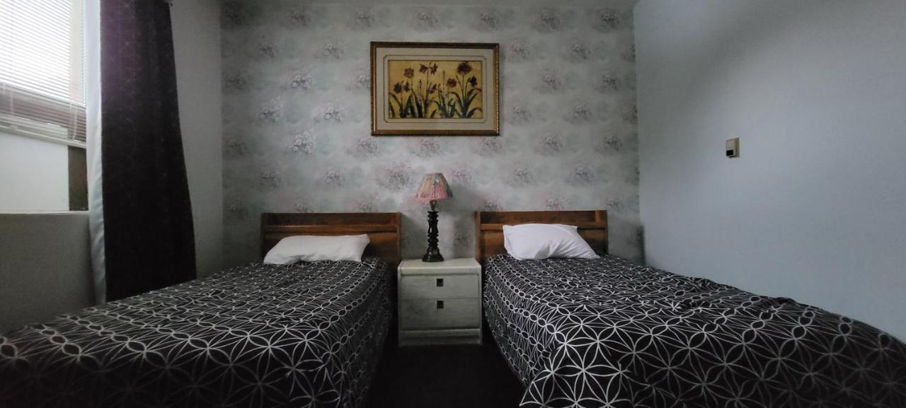 The Cosmopolitan Hotel Blairmore Экстерьер фото