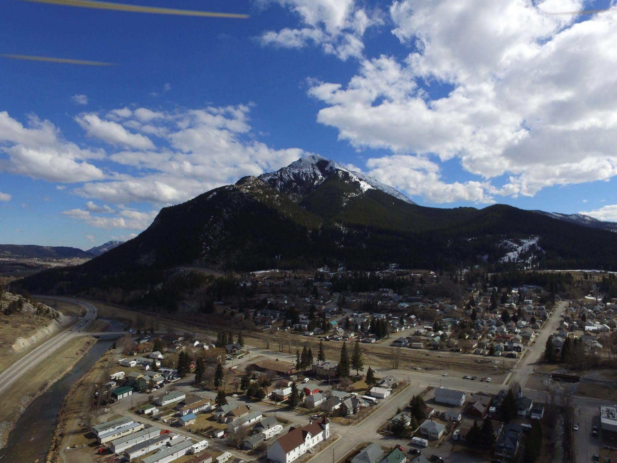 The Cosmopolitan Hotel Blairmore Экстерьер фото